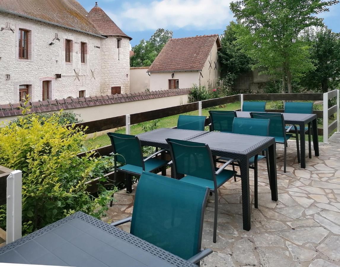 Hotel Le Dormeux Mehun-sur-Yevre Екстериор снимка