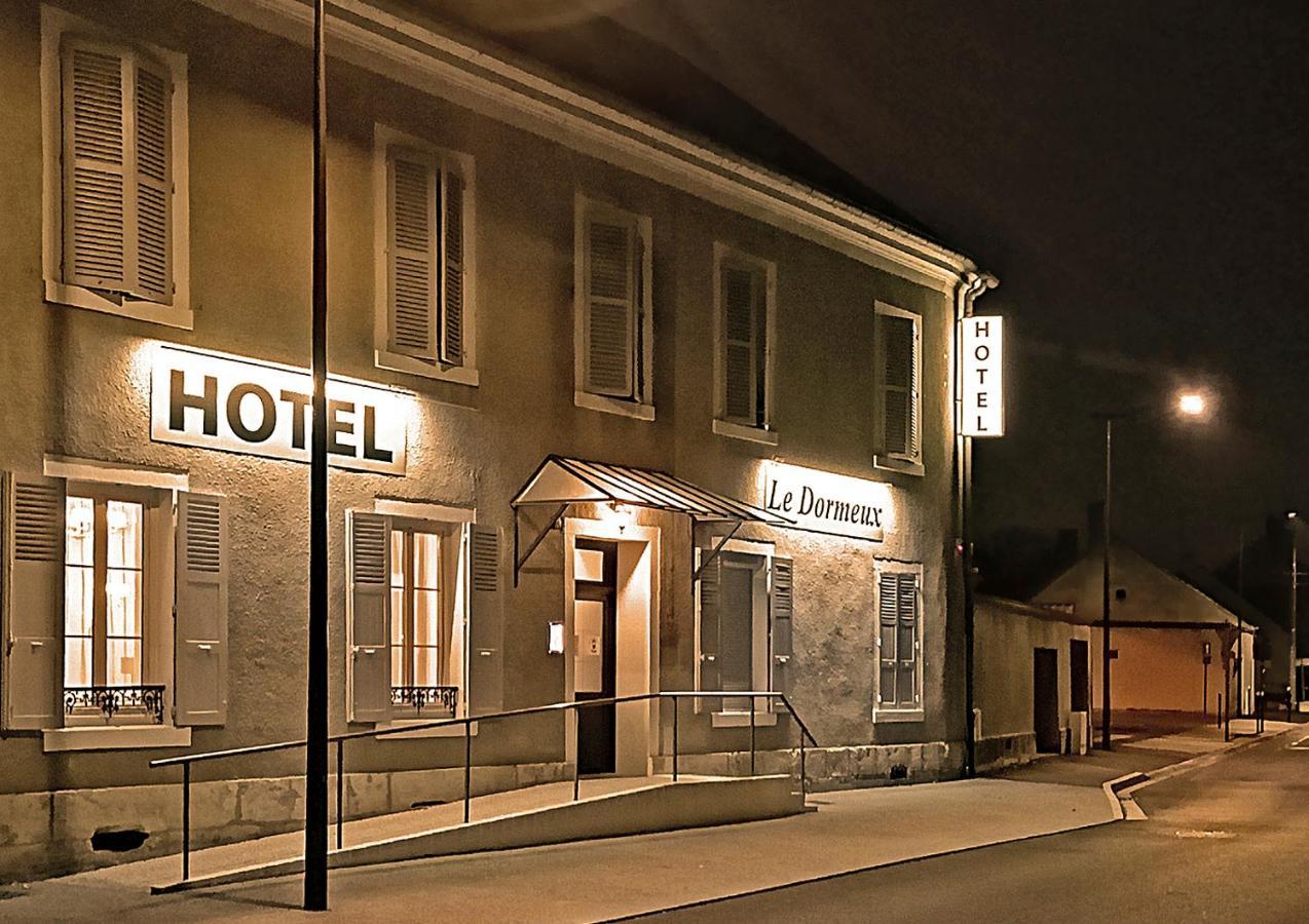 Hotel Le Dormeux Mehun-sur-Yevre Екстериор снимка
