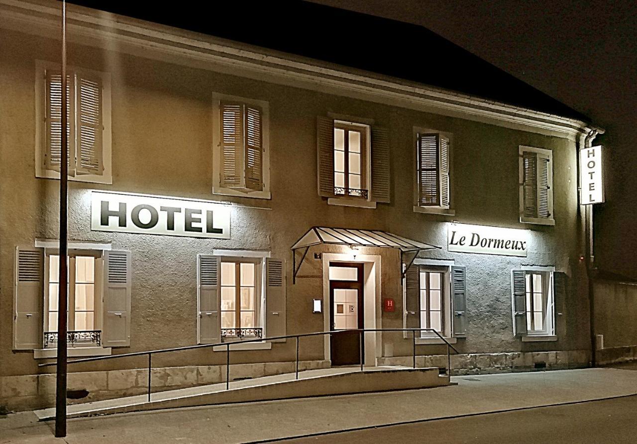 Hotel Le Dormeux Mehun-sur-Yevre Екстериор снимка
