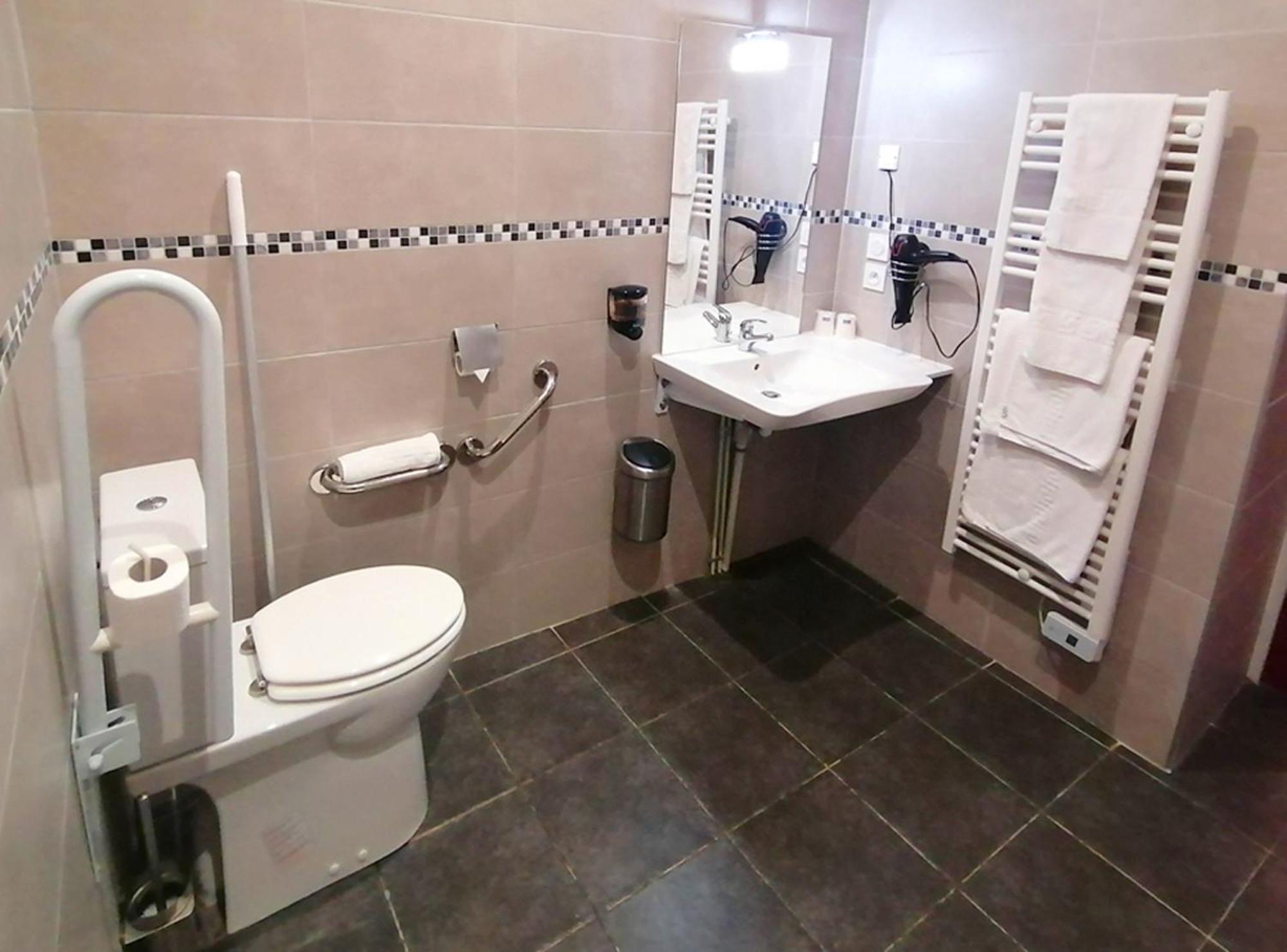 Hotel Le Dormeux Mehun-sur-Yevre Екстериор снимка