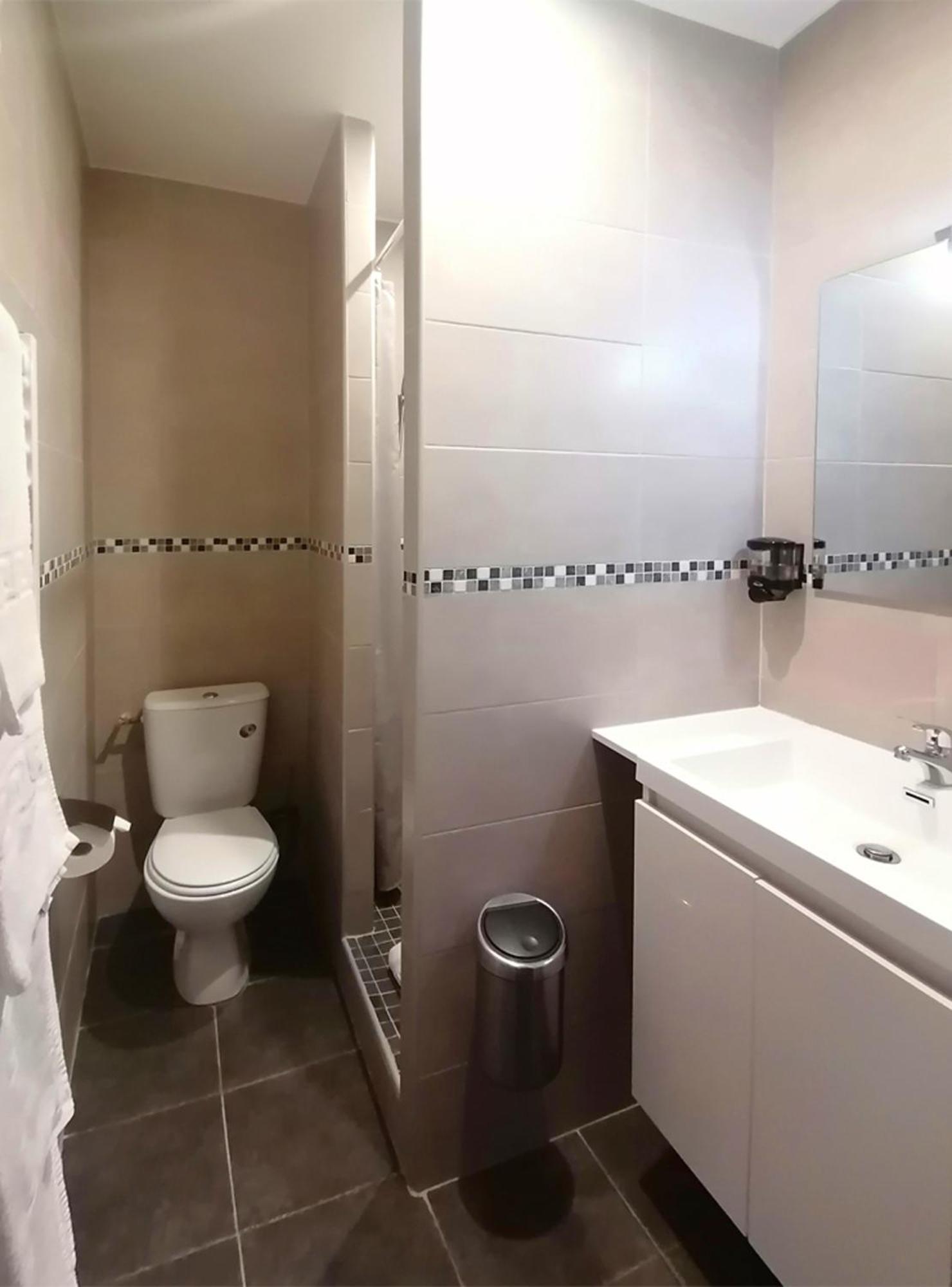 Hotel Le Dormeux Mehun-sur-Yevre Екстериор снимка