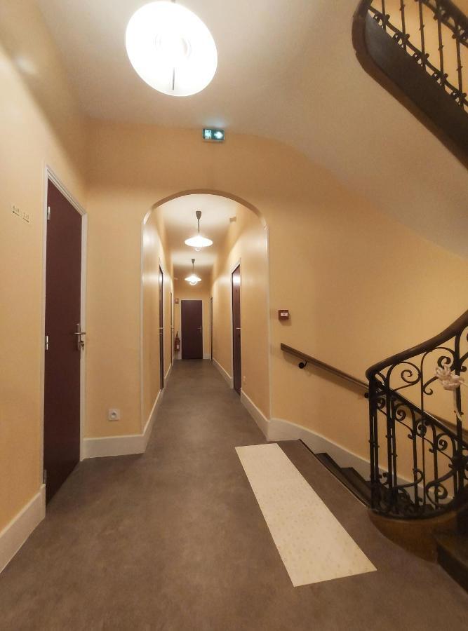 Hotel Le Dormeux Mehun-sur-Yevre Екстериор снимка